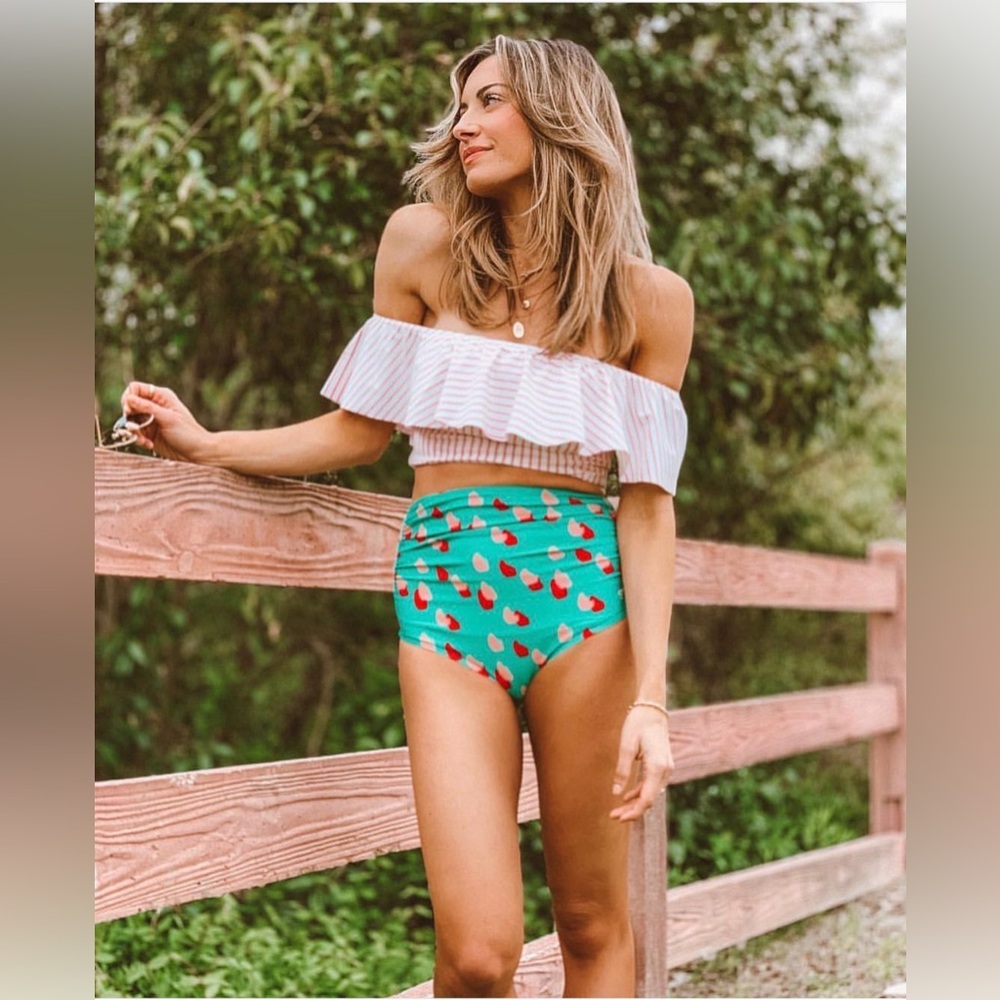 Albion Fit Candy Striped Ruffle Crop Top - Picture 6 of 6